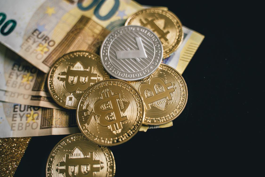 Stablecoins: Bridging the Gap Between Crypto and Traditional Money
