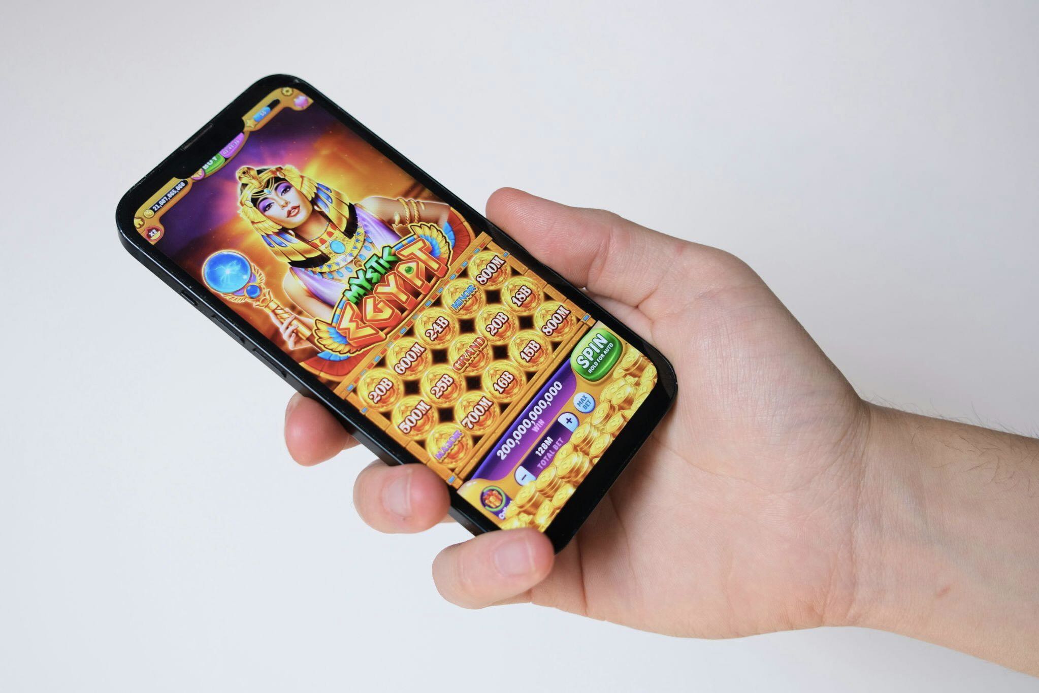 How NFTs Are Being Integrated Into Online Casino Games